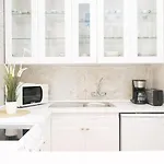 Adults Only Sunny Quiet With Aircon In Center Of Americas Apartman *