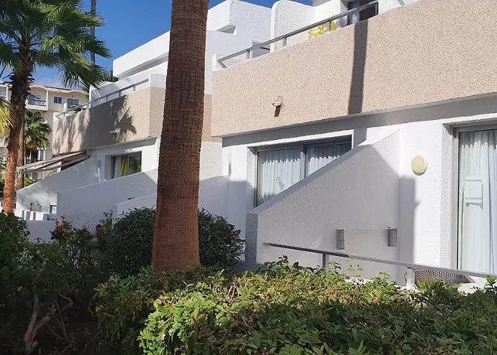 Apartment Adults Only Sunny Quiet In Center Of Americas